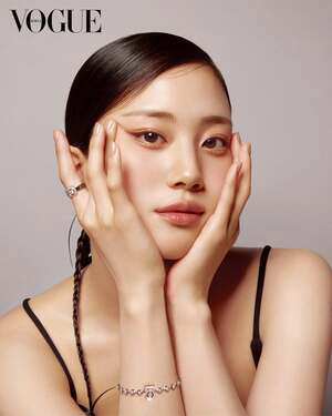 【フォト】ホン・ファヨン、「CHANEL」のジュエリー身に着け上品＆神秘的な魅力アピール