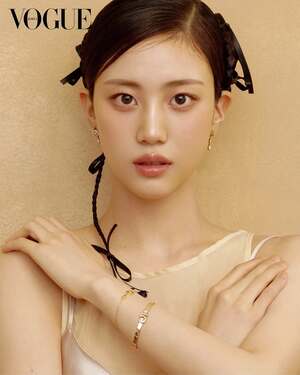 【フォト】ホン・ファヨン、「CHANEL」のジュエリー身に着け上品＆神秘的な魅力アピール