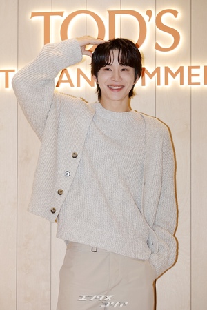 【フォト】NCTジョンウ　コージーなムード＋あったか笑顔