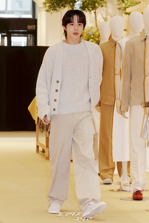 【フォト】NCTジョンウ　コージーなムード＋あったか笑顔