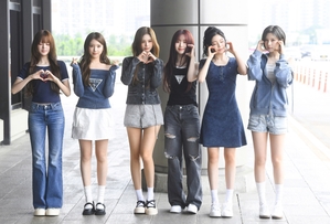 【フォト】NMIXX「さわやか」個性あふれるデニム・コーデで日本へ