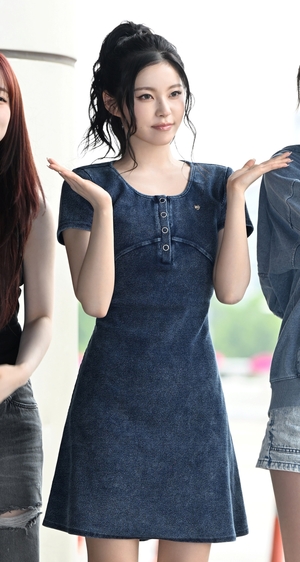 【フォト】NMIXX「さわやか」個性あふれるデニム・コーデで日本へ