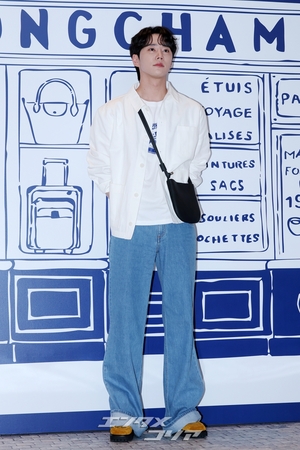 【フォト】ライジングスターのイ・ジュニョン、ステキな「彼氏コーデ」