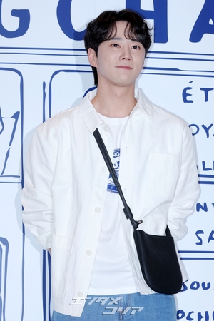 【フォト】ライジングスターのイ・ジュニョン、ステキな「彼氏コーデ」