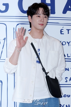 【フォト】ライジングスターのイ・ジュニョン、ステキな「彼氏コーデ」