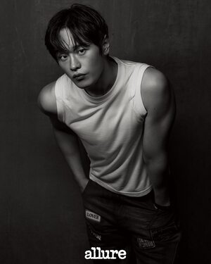 【フォト】『ONE：ハイスクールヒーローズ』のイ・ジョンハ×キム・ドワン、男同士の濃厚な友情を捉えたグラビア