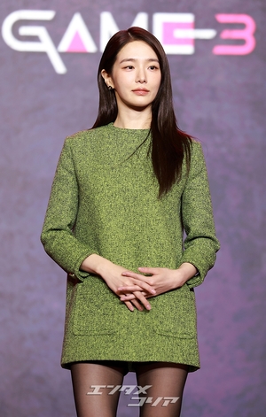 【フォト】パク・ギュヨン、超ミニワンピ姿で美脚アピール