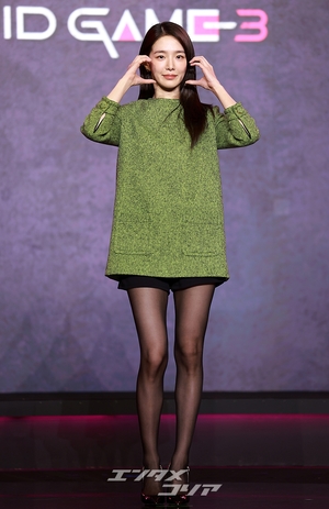 【フォト】パク・ギュヨン、超ミニワンピ姿で美脚アピール
