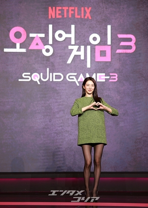 【フォト】パク・ギュヨン、超ミニワンピ姿で美脚アピール