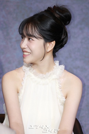 【フォト】ラブリーな魅力振りまくチョ・ユリ