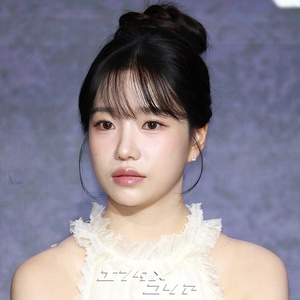 【フォト】ラブリーな魅力振りまくチョ・ユリ