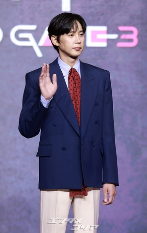 【フォト】パク・ソンフン、『イカゲーム』めぐるAV騒動乗り越え明るい表情