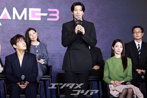 【フォト】『イカゲーム3』のキャストたち、明るい表情でポーズ