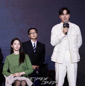 【フォト】『イカゲーム3』のキャストたち、明るい表情でポーズ