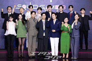 【フォト】『イカゲーム3』のキャストたち、明るい表情でポーズ