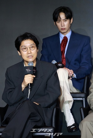 【フォト】『イカゲーム3』のキャストたち、明るい表情でポーズ