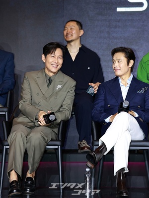 【フォト】『イカゲーム3』のキャストたち、明るい表情でポーズ