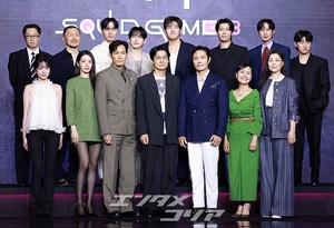 【フォト】『イカゲーム3』のキャストたち、明るい表情でポーズ