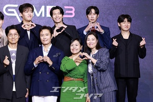 【フォト】『イカゲーム3』のキャストたち、明るい表情でポーズ