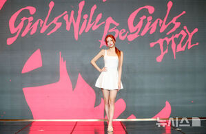 【フォト】ITZY、新譜発売記念の記者懇談会で成熟した魅力アピール