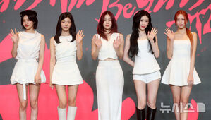 【フォト】ITZY、新譜発売記念の記者懇談会で成熟した魅力アピール