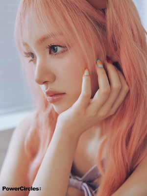 【フォト】IVEリズ　中国ファッション誌の表紙登場…誰もまねできないビジュアル