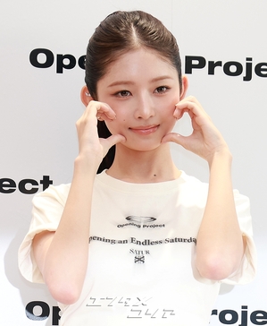 【フォト】IVEレイ、満開の花のような美しさ