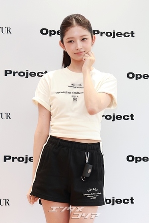 【フォト】IVEレイ、満開の花のような美しさ