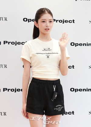 【フォト】IVEレイ、スポーティールックでさわやかな魅力アピール