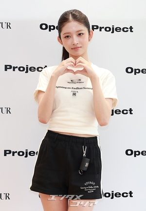 【フォト】IVEレイ、スポーティールックでさわやかな魅力アピール