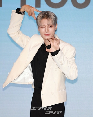  【フォト】ATEEZウヨン　純白のプリンス