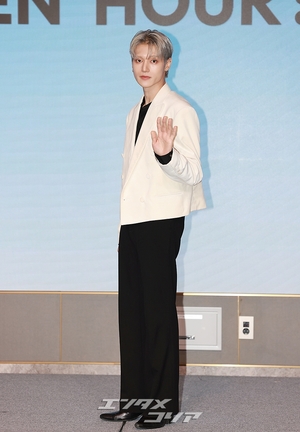  【フォト】ATEEZウヨン　純白のプリンス