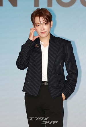  【フォト】ATEEZホンジュン　完ぺきスーツ姿