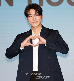  【フォト】ATEEZサン　ファンのハートを狙い撃ち