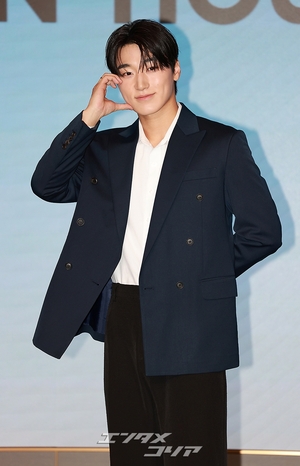  【フォト】ATEEZサン　ファンのハートを狙い撃ち