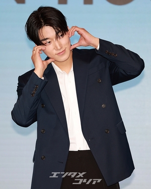  【フォト】ATEEZサン　ファンのハートを狙い撃ち