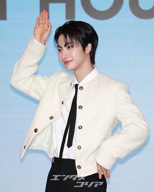 【フォト】ATEEZソンファ　キュートな犬耳ポーズ