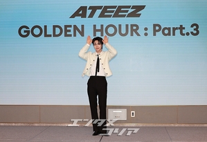 【フォト】ATEEZソンファ　キュートな犬耳ポーズ