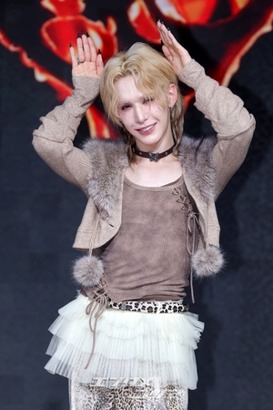 【フォト】K-POP初のジェンダーレスグループXLOV、華麗に音楽活動