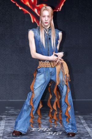 【フォト】K-POP初のジェンダーレスグループXLOV、華麗に音楽活動