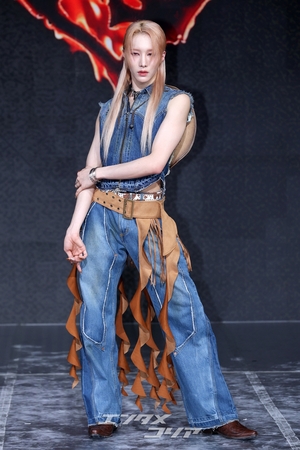 【フォト】K-POP初のジェンダーレスグループXLOV、華麗に音楽活動