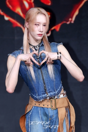 【フォト】K-POP初のジェンダーレスグループXLOV、華麗に音楽活動