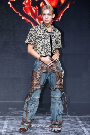 【フォト】K-POP初のジェンダーレスグループXLOV、華麗に音楽活動