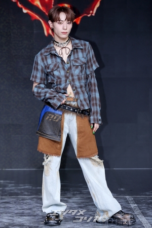 【フォト】K-POP初のジェンダーレスグループXLOV、華麗に音楽活動