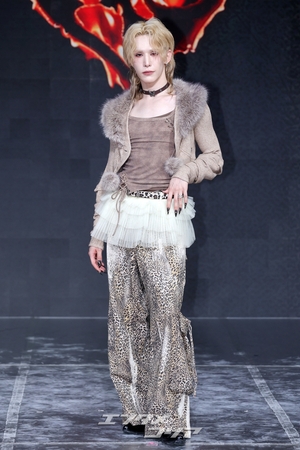 【フォト】K-POP初のジェンダーレスグループXLOV、華麗に音楽活動