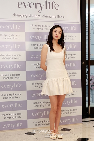 【フォト】孫延在、出産後初めて公の場に…相変わらず清純なビジュアル