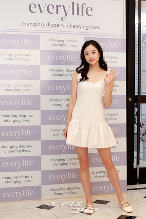 【フォト】孫延在、出産後初めて公の場に…相変わらず清純なビジュアル