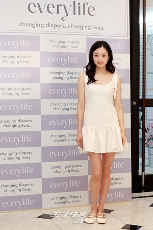 【フォト】孫延在、出産後初めて公の場に…相変わらず清純なビジュアル