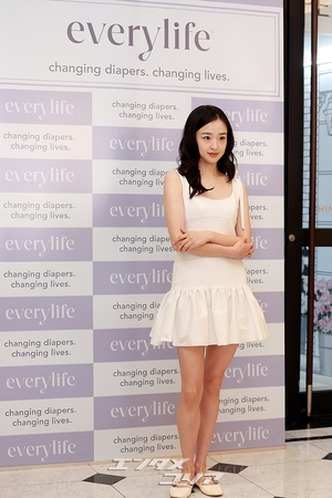 【フォト】孫延在、出産後初めて公の場に…相変わらず清純なビジュアル