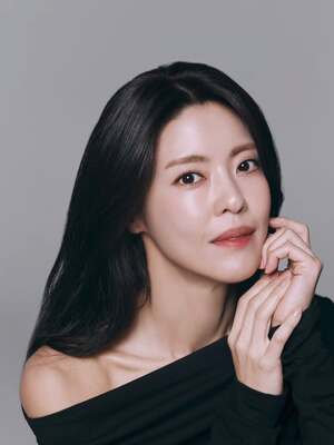 【フォト】イ・ユンジ、魅惑的なムード…新プロフィール写真公開